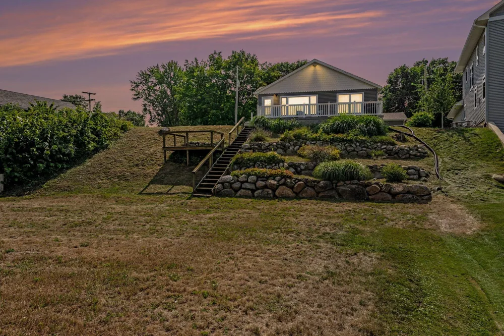 731 Beechwood Drive Hope Township, MI 49046
