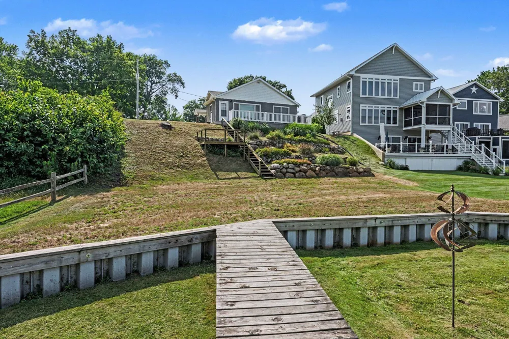 731 Beechwood Drive Hope Township, MI 49046