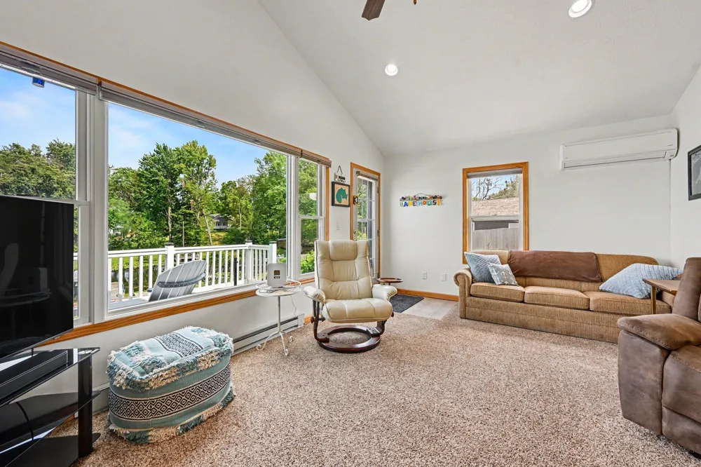 731 Beechwood Drive Hope Township, MI 49046