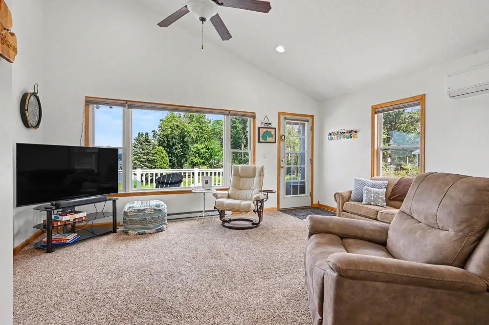 731 Beechwood Drive Hope Township, MI 49046
