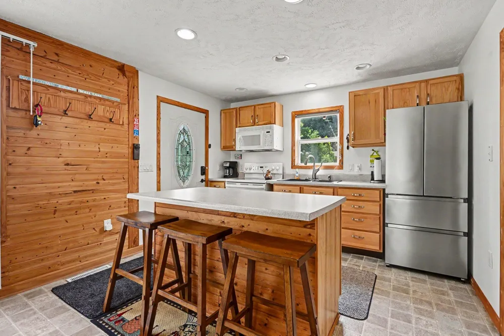 731 Beechwood Drive Hope Township, MI 49046