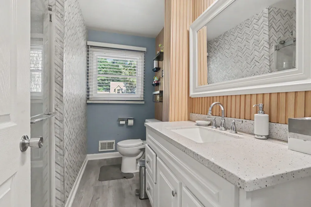 1323 Coolidge Avenue Kalamazoo Charter Township, MI 49006