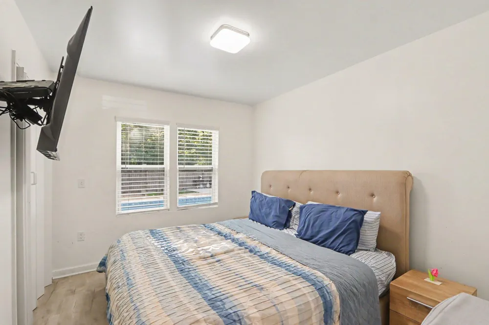 1323 Coolidge Avenue Kalamazoo Charter Township, MI 49006
