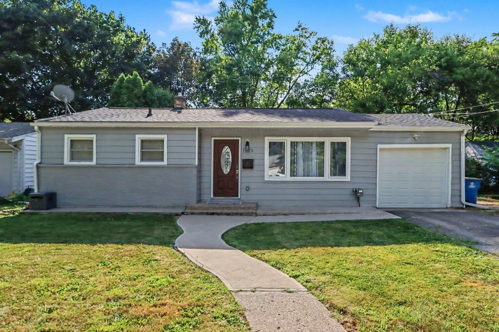 1323 Coolidge Avenue Kalamazoo Charter Township, MI 49006