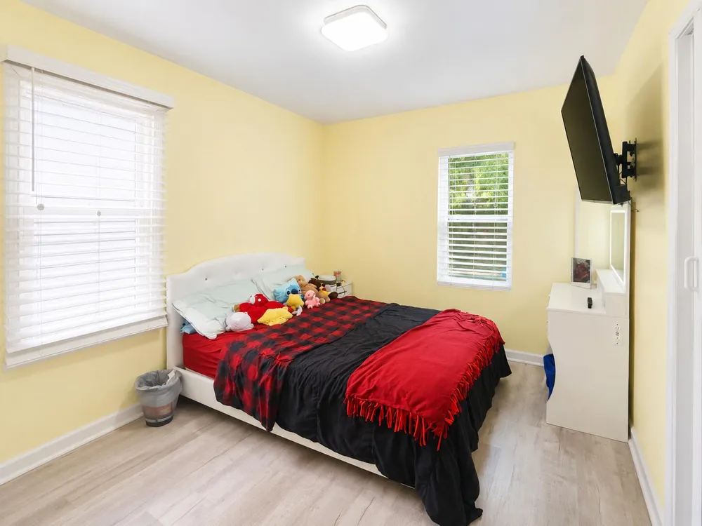 1323 Coolidge Avenue Kalamazoo Charter Township, MI 49006