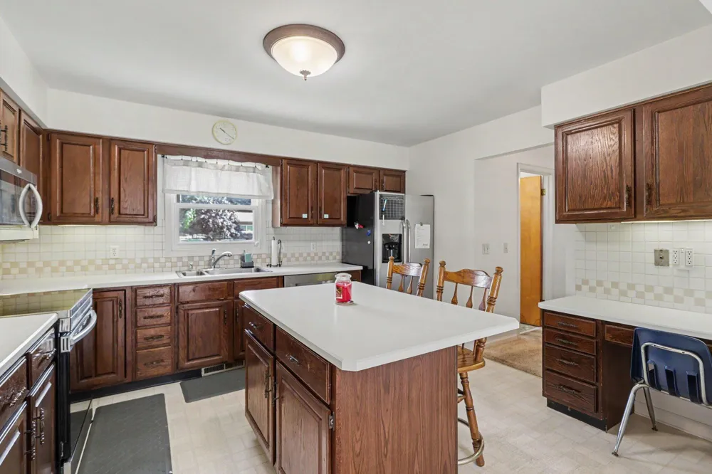 6480 Ormada Drive Comstock Charter Township, MI 49048