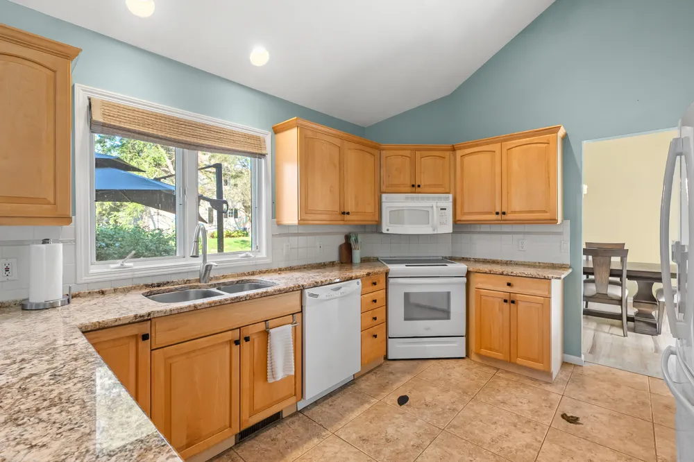 7654 Dunross Drive Portage City, MI 49024