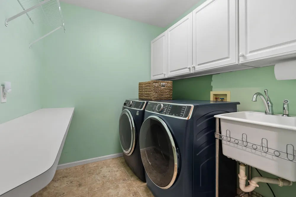 7654 Dunross Drive Portage City, MI 49024