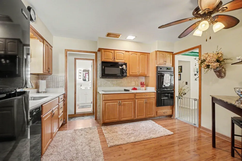 1117 W Kilgore Road Portage City, MI 49024