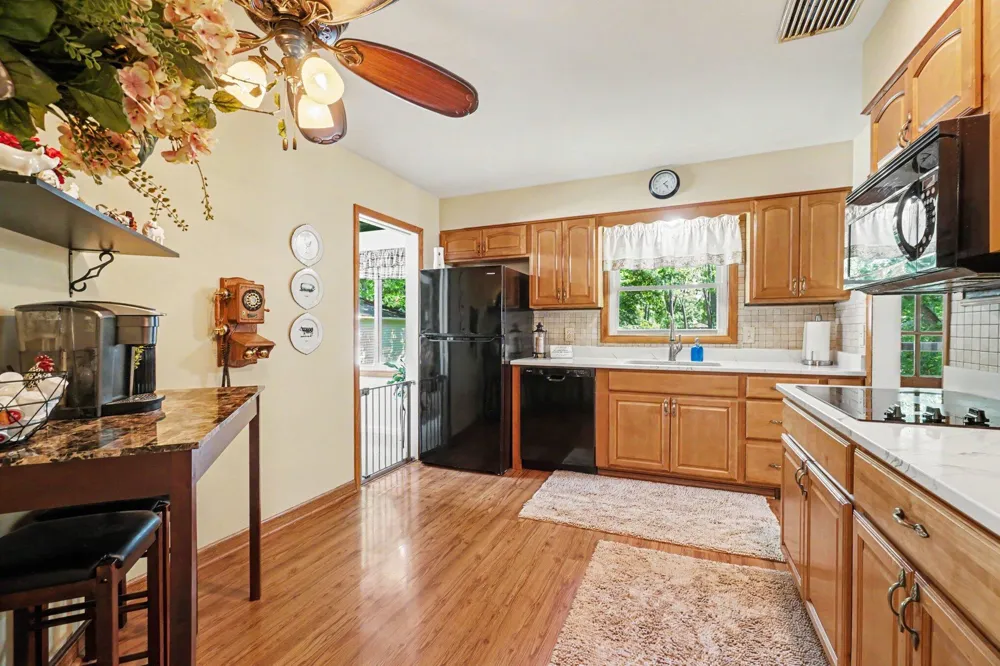 1117 W Kilgore Road Portage City, MI 49024