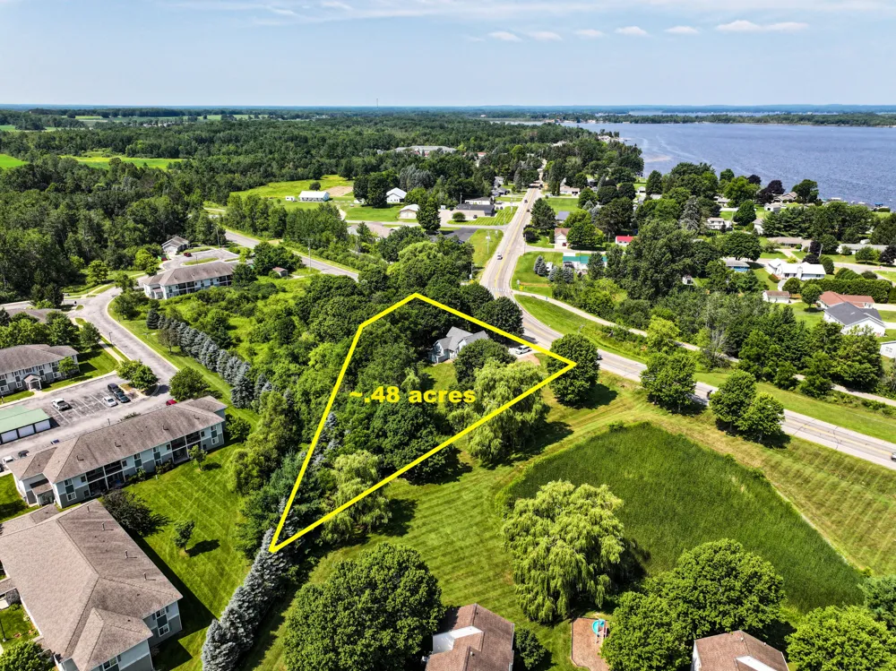 745 Sunnyside Drive Cadillac City, MI 49601