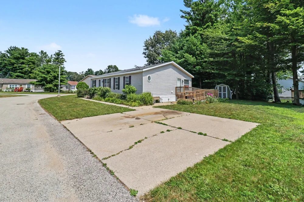 3773 W Forest Hill Circle Amber Township, MI 49431