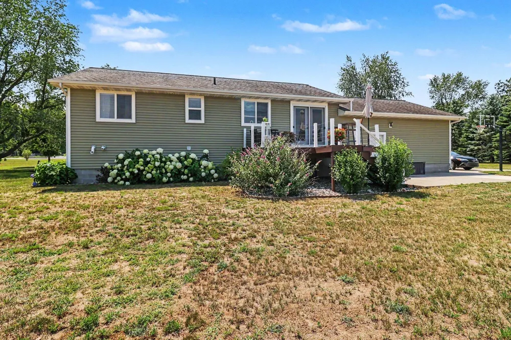 5832 Potter Road Onekama Township, MI 49614