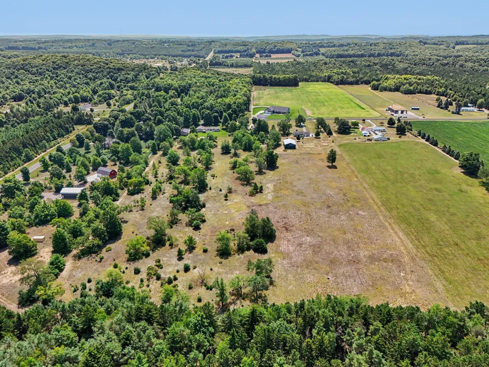 5832 Potter Road Onekama Township, MI 49614