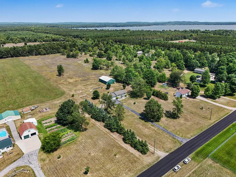 5832 Potter Road Onekama Township, MI 49614