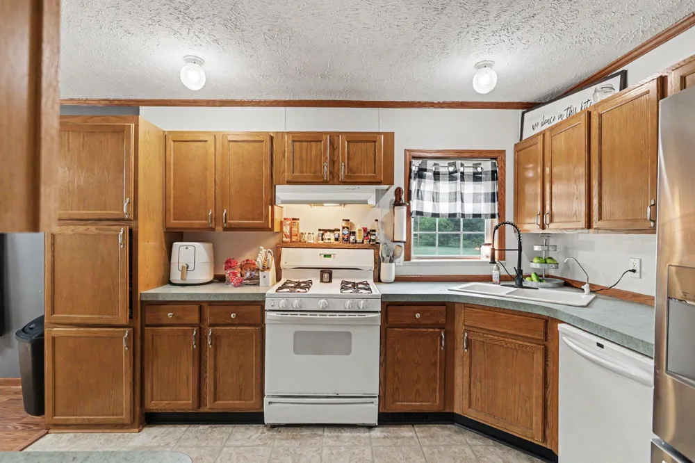 715 Washington Street Tekonsha Village, MI 49092