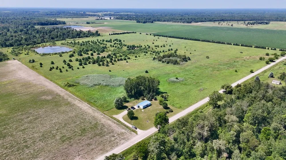 1824 W Bessinger Road Au Gres Township, MI 48765