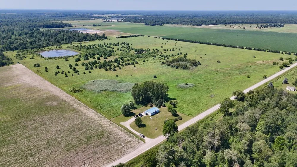 1824 W Bessinger Road Au Gres Township, MI 48765