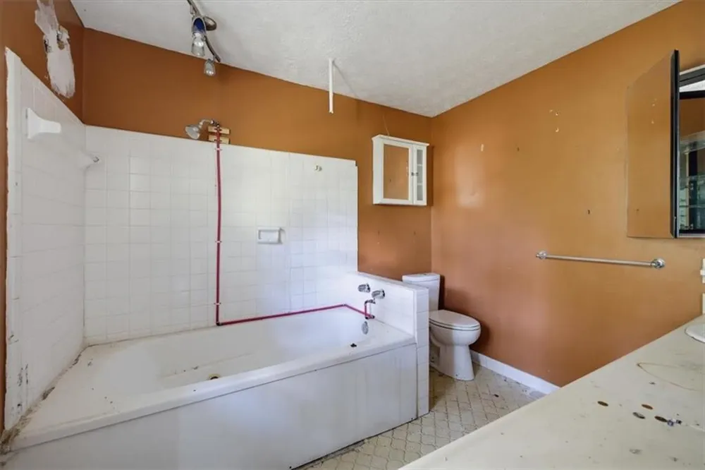 3594 Ale Circle East Point, GA 30344