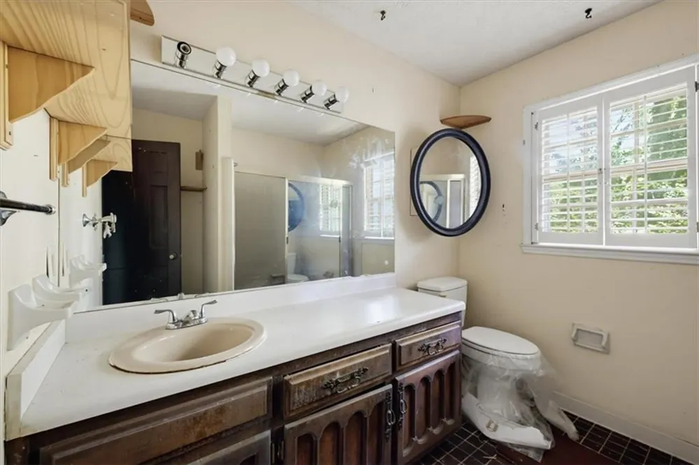 3594 Ale Circle East Point, GA 30344