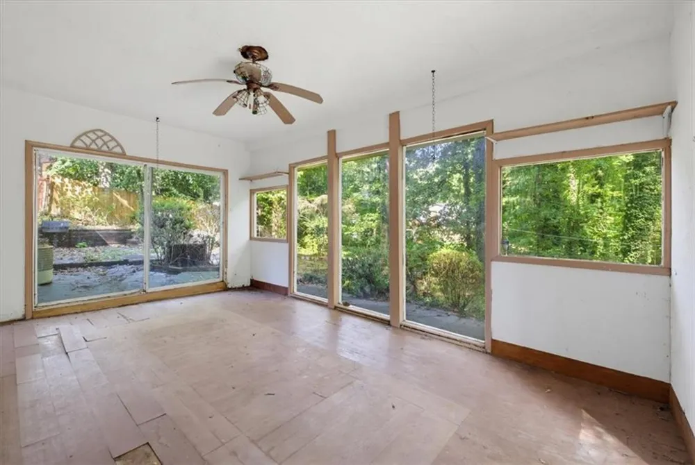 3594 Ale Circle East Point, GA 30344