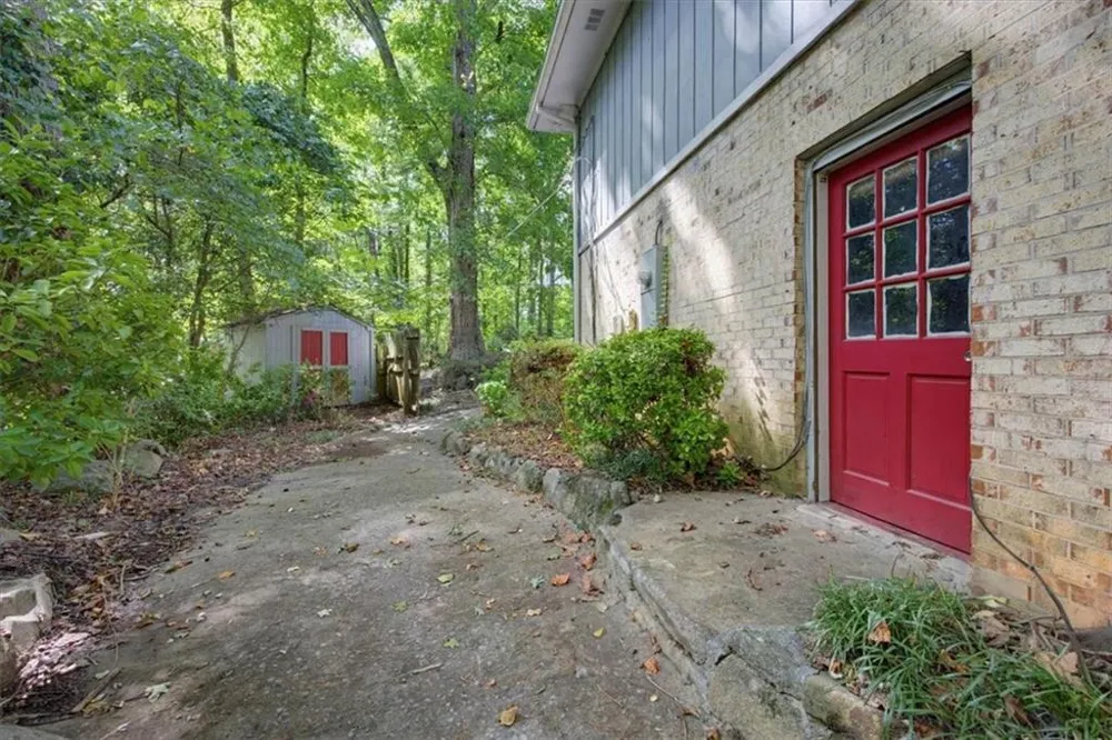 3594 Ale Circle East Point, GA 30344