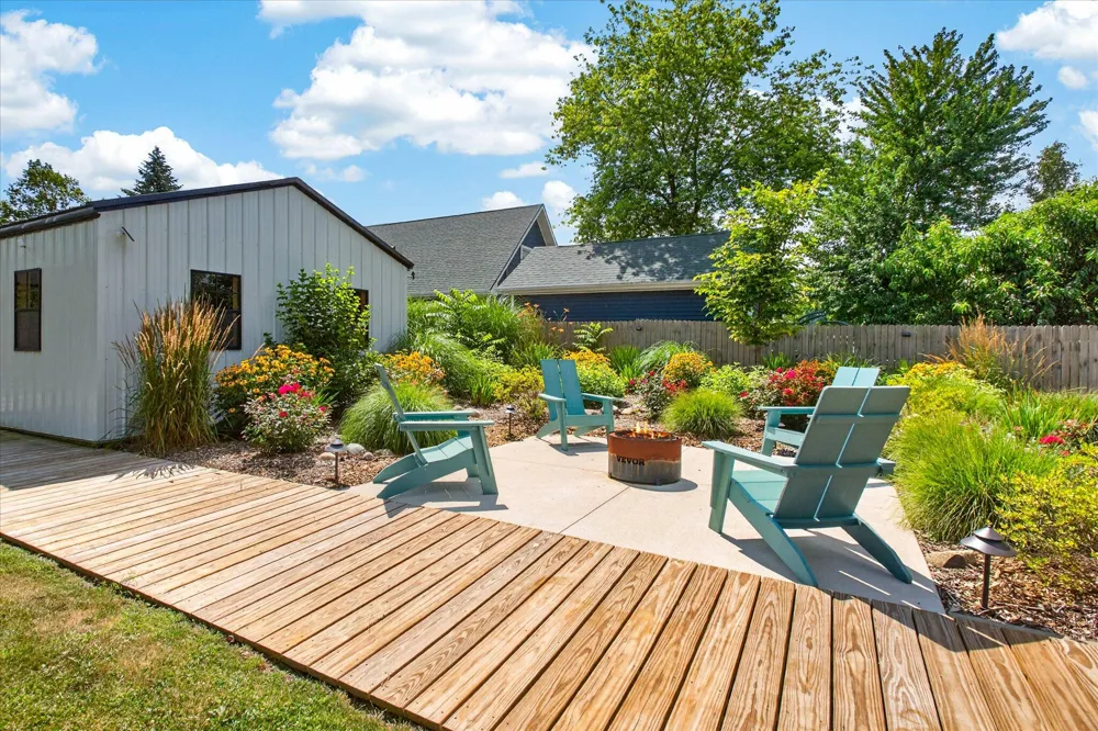 208 Cleveland Avenue Galien Township, MI 49113