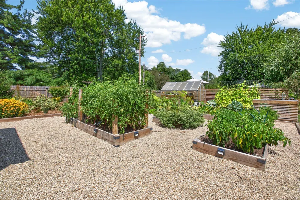208 Cleveland Avenue Galien Township, MI 49113