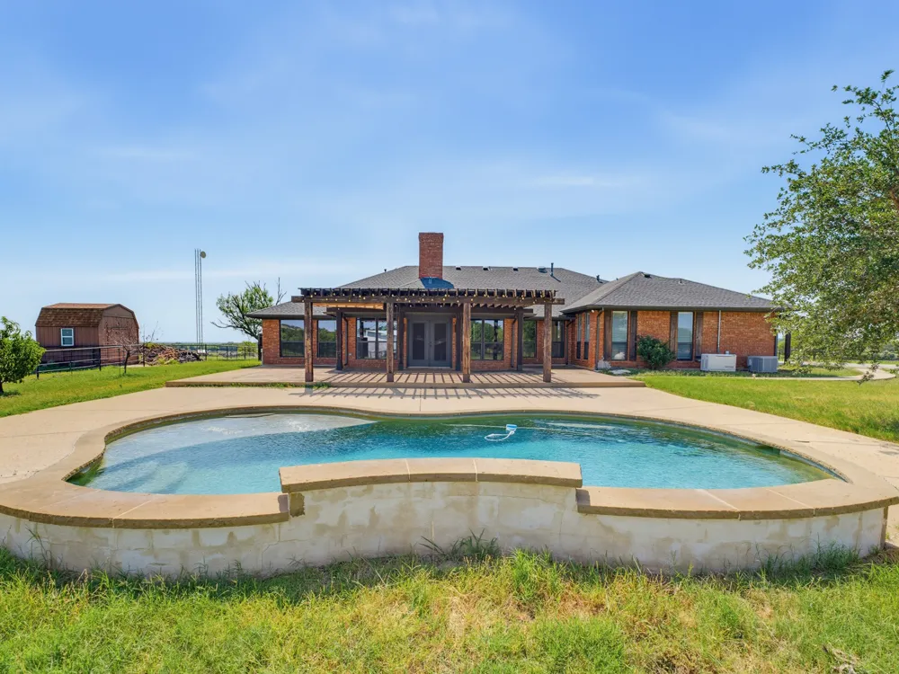 601 County Road 3525 Paradise, TX 76073