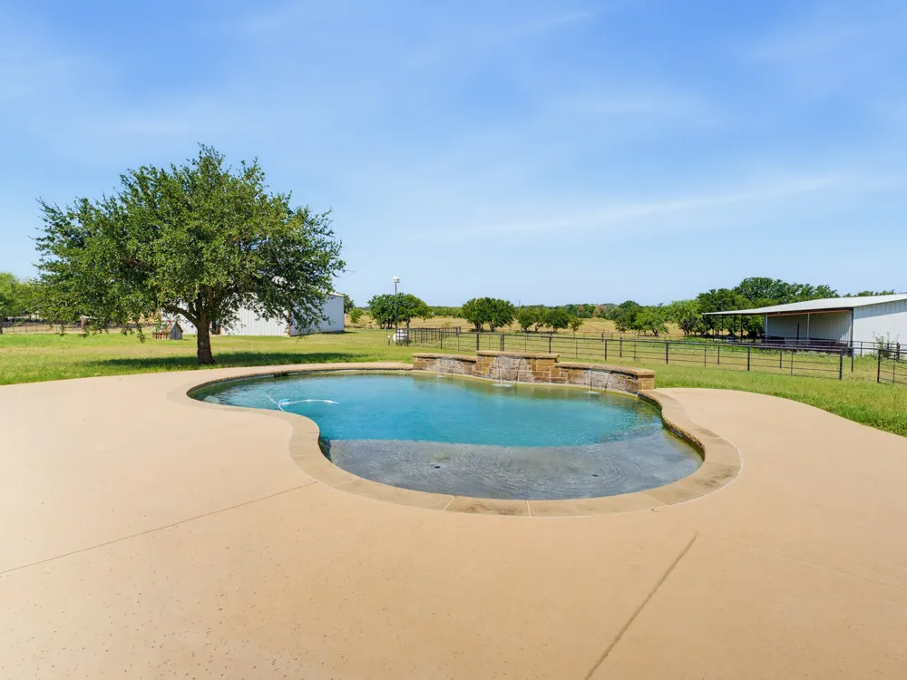 601 County Road 3525 Paradise, TX 76073