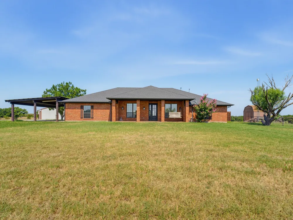 601 County Road 3525 Paradise, TX 76073