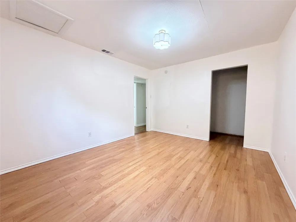 407 Ivy Way Garland, TX 75043