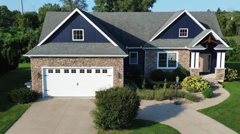 2400 Bay Pointe Drive