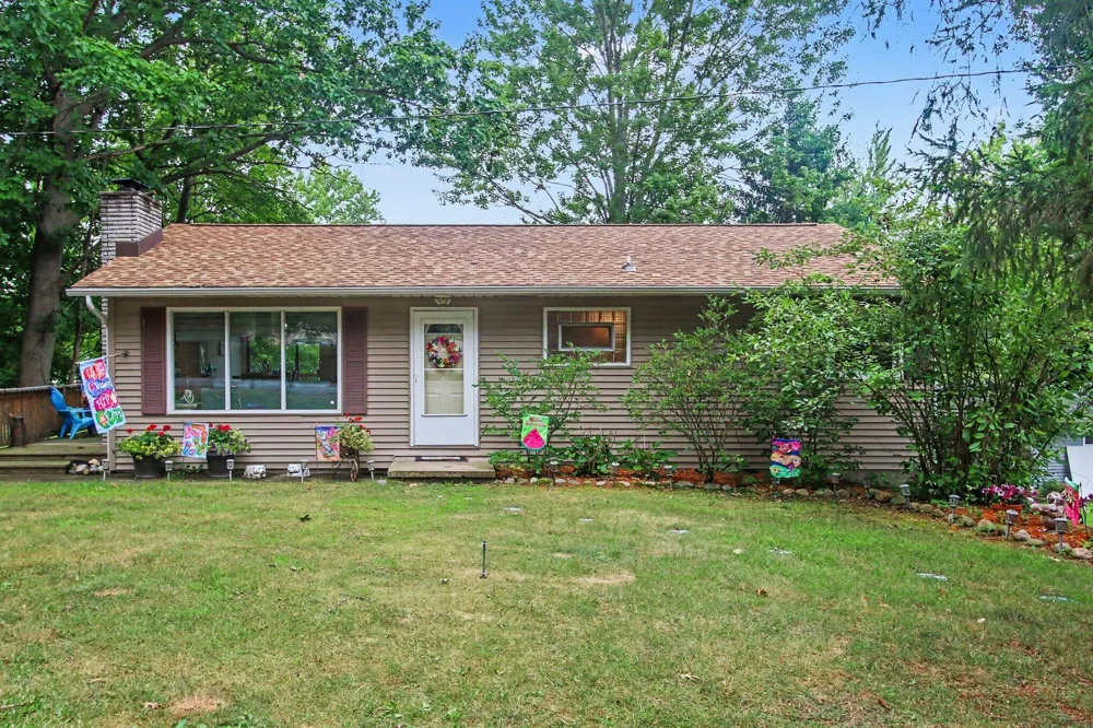 45713 E Peninsula Drive E Bloomingdale Township, MI 49056