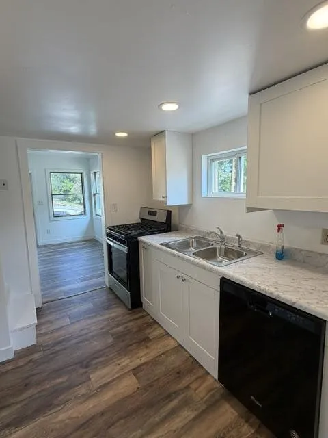 335 S Pleasant Street Watervliet City, MI 49098