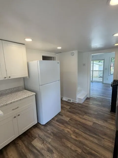 335 S Pleasant Street Watervliet City, MI 49098