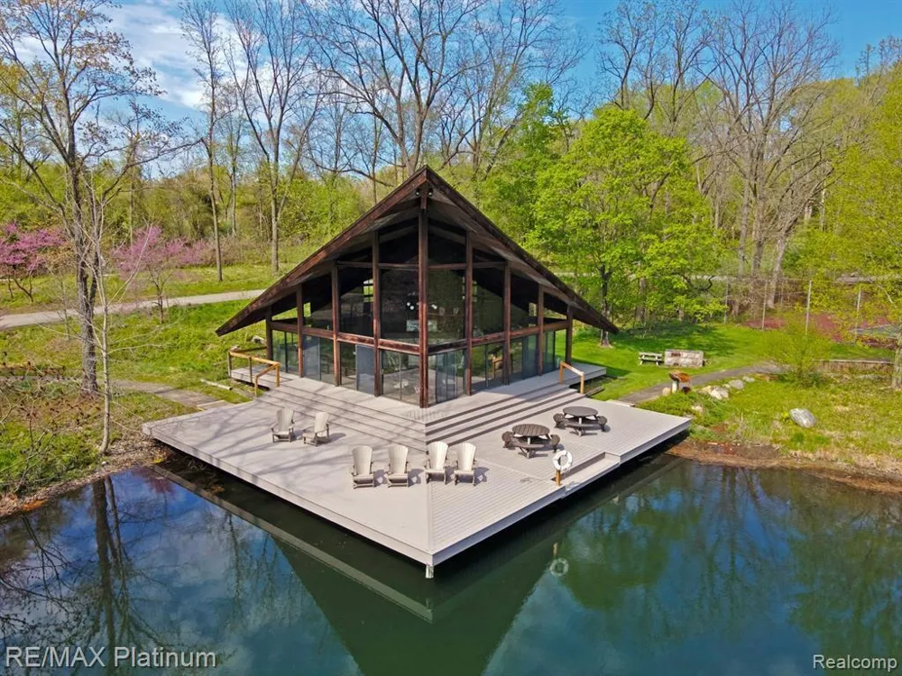 5315 Red Fox Run Superior Charter Township, MI 48105