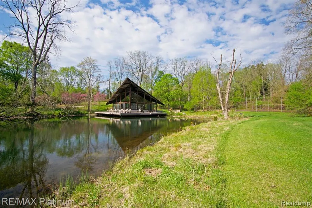 5315 Red Fox Run Superior Charter Township, MI 48105