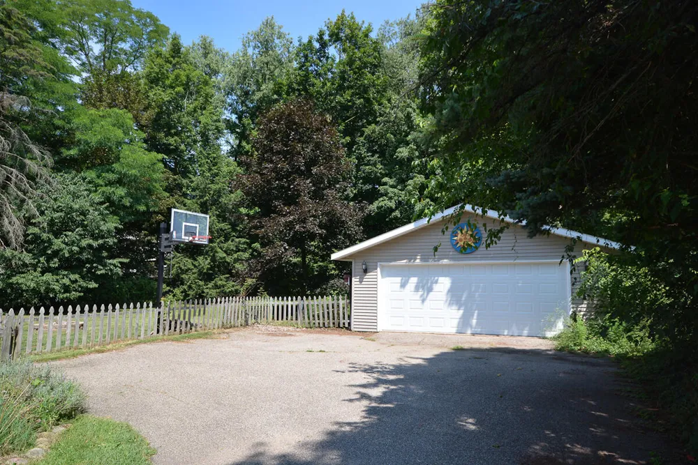 2224 La Cross Street Kalamazoo Charter Township, MI 49006