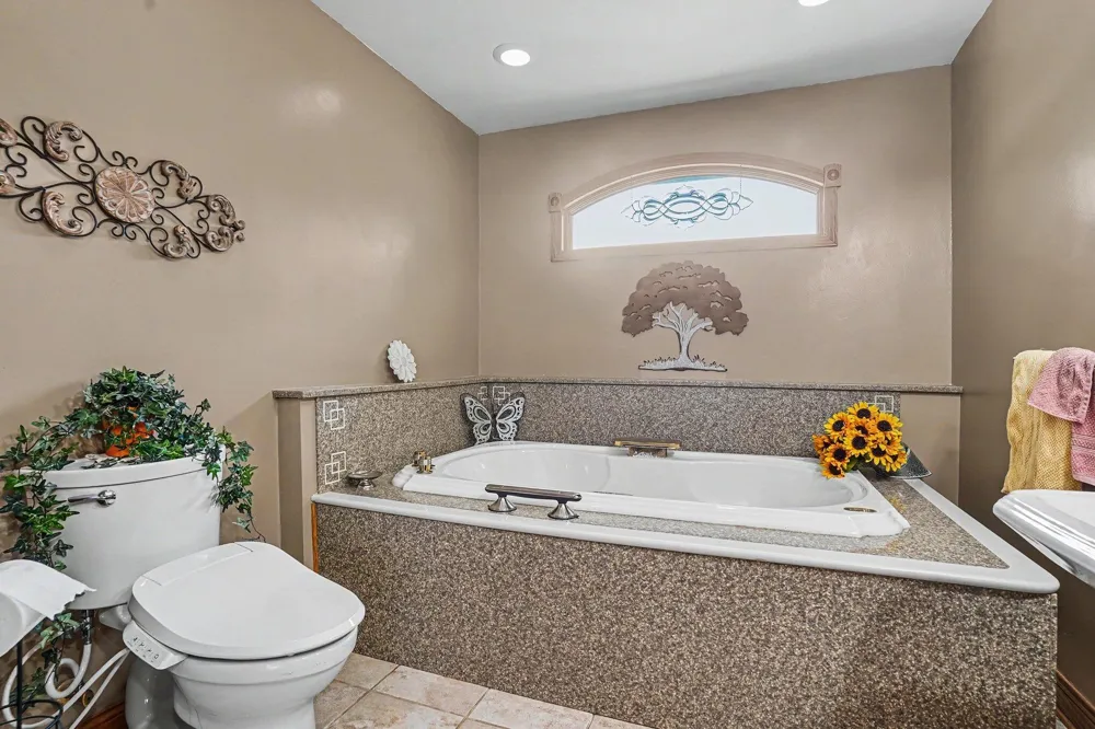15332 Kevin Grand Haven Charter Township, MI 49417