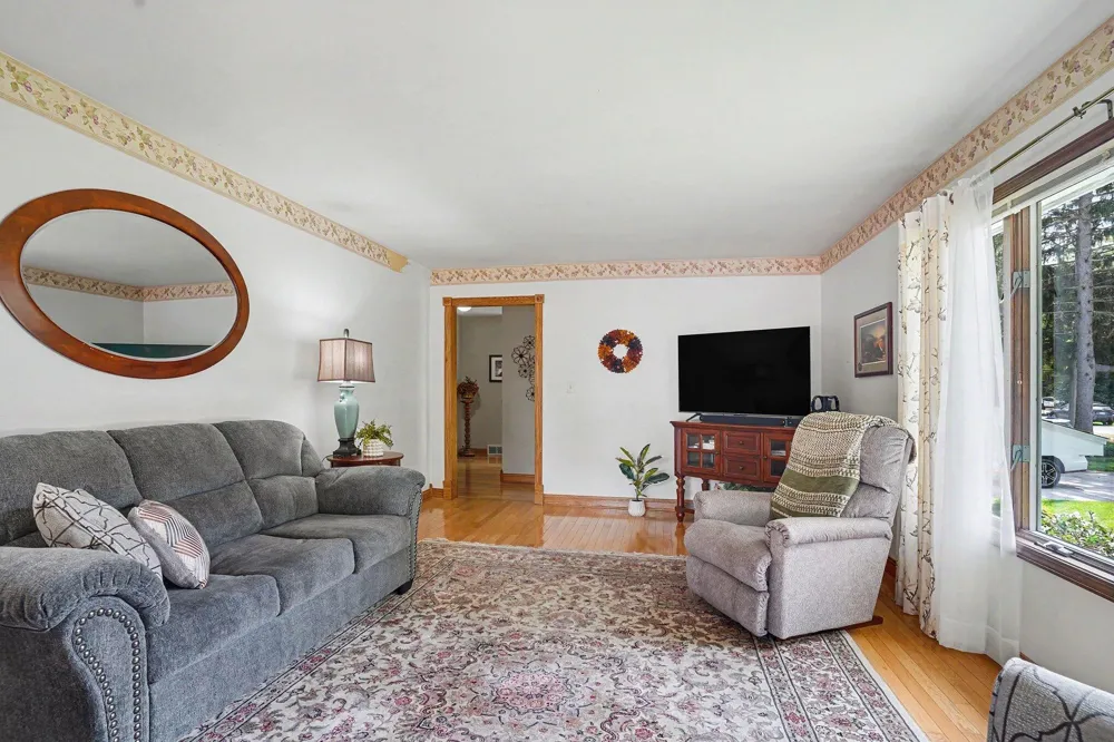 15332 Kevin Grand Haven Charter Township, MI 49417