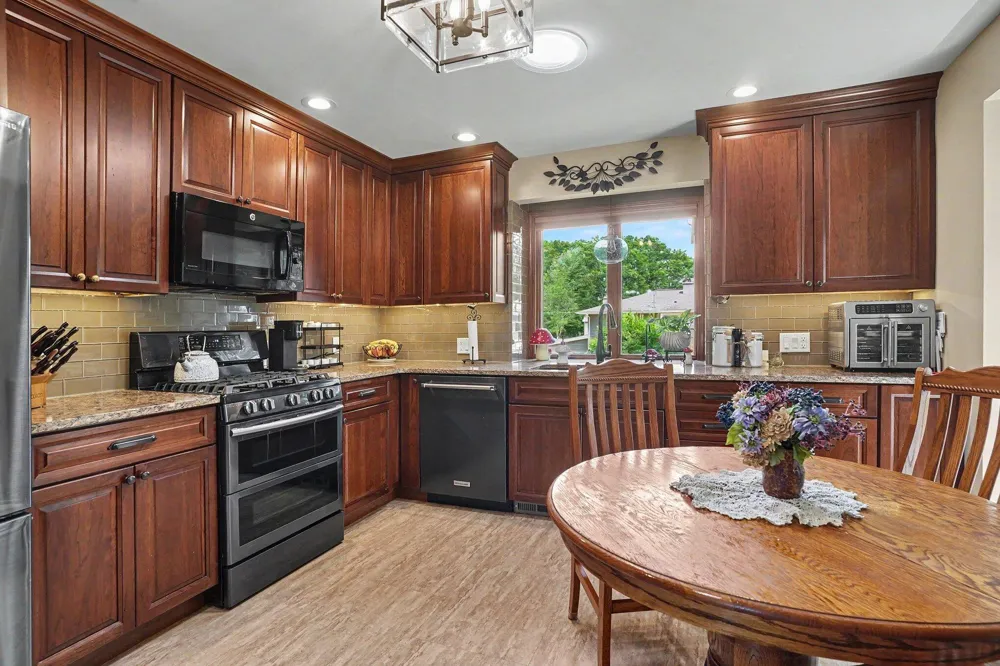 15332 Kevin Grand Haven Charter Township, MI 49417