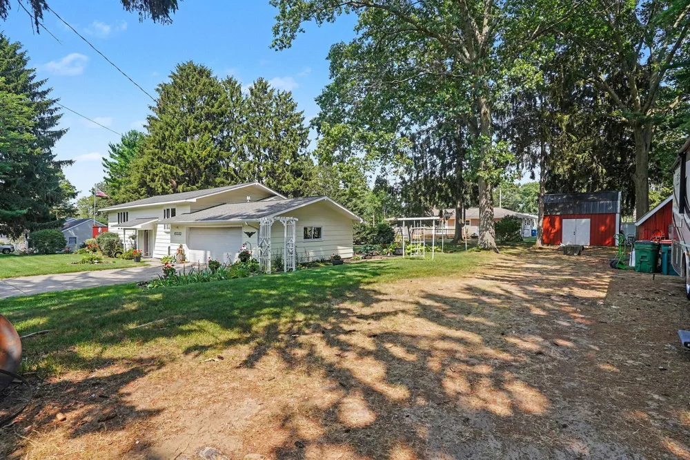 15332 Kevin Grand Haven Charter Township, MI 49417