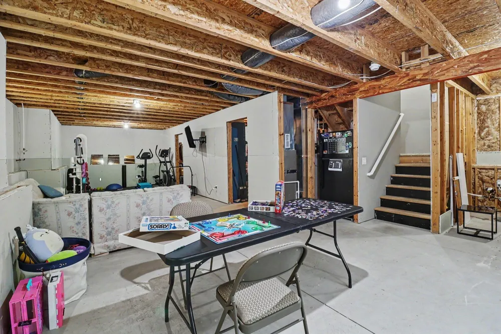 2129 Kensington Park Circle Holland City, MI 49423