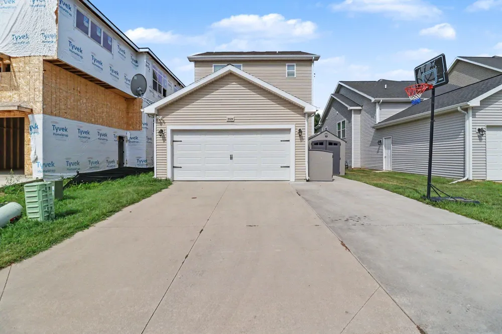 2129 Kensington Park Circle Holland City, MI 49423