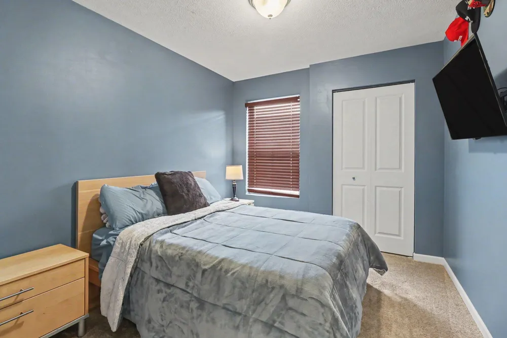 2129 Kensington Park Circle Holland City, MI 49423