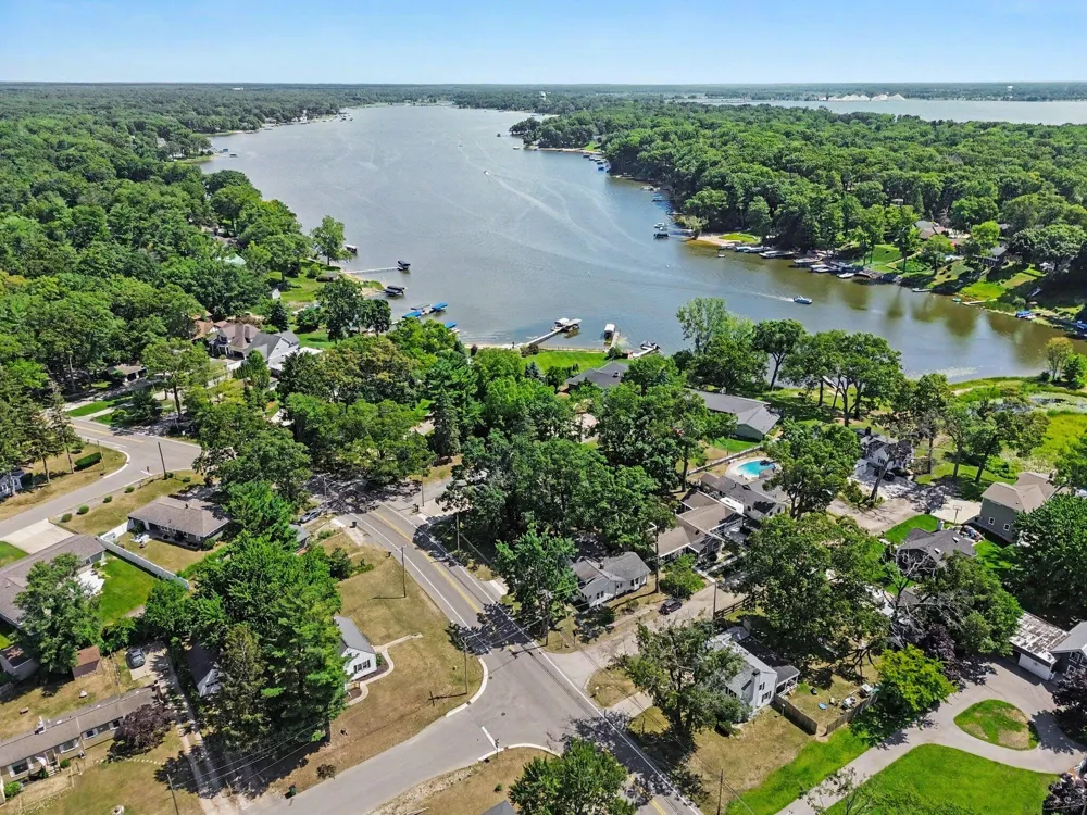 506 Bear Lake Road North Muskegon City, MI 49445