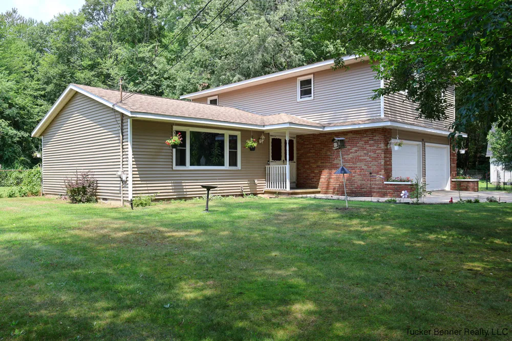 37 S Bear Lake Road Laketon Township, MI 49445