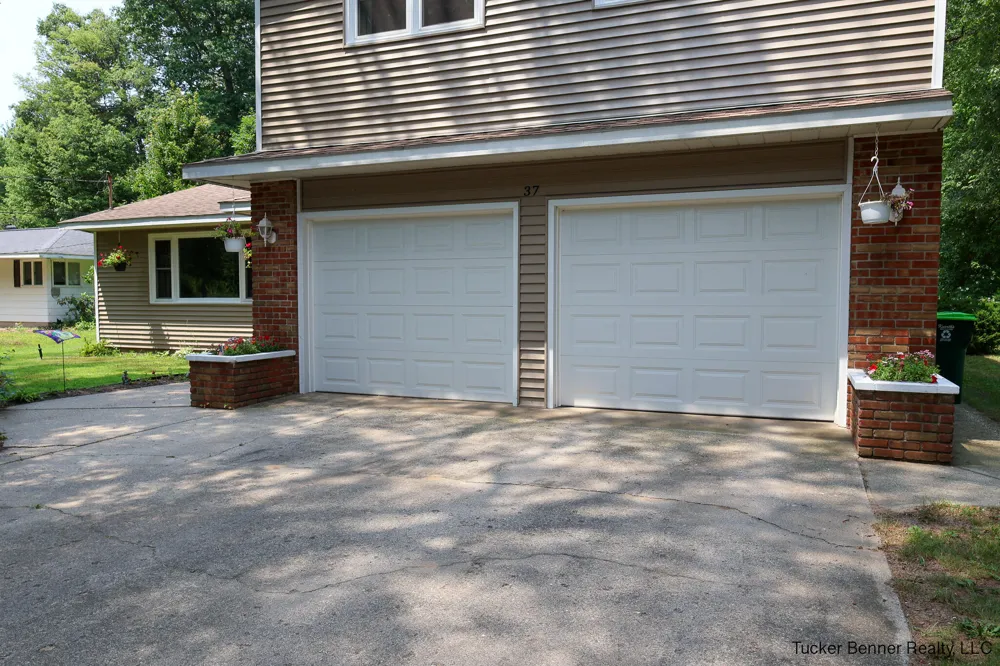 37 S Bear Lake Road Laketon Township, MI 49445