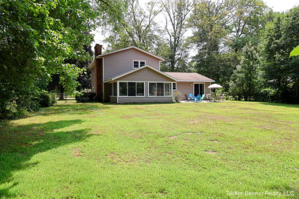 37 S Bear Lake Road Laketon Township, MI 49445